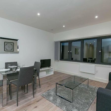 Deluxe Apartments By Heathrow Harmondsworth Екстериор снимка