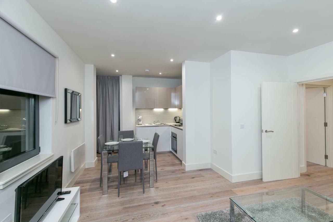 Deluxe Apartments By Heathrow Harmondsworth Екстериор снимка