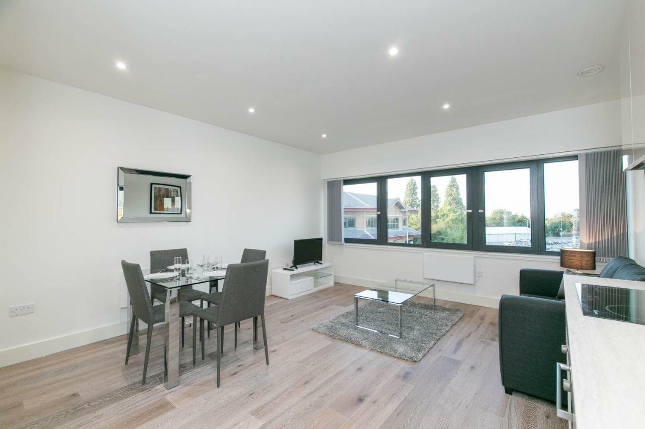 Deluxe Apartments By Heathrow Harmondsworth Екстериор снимка