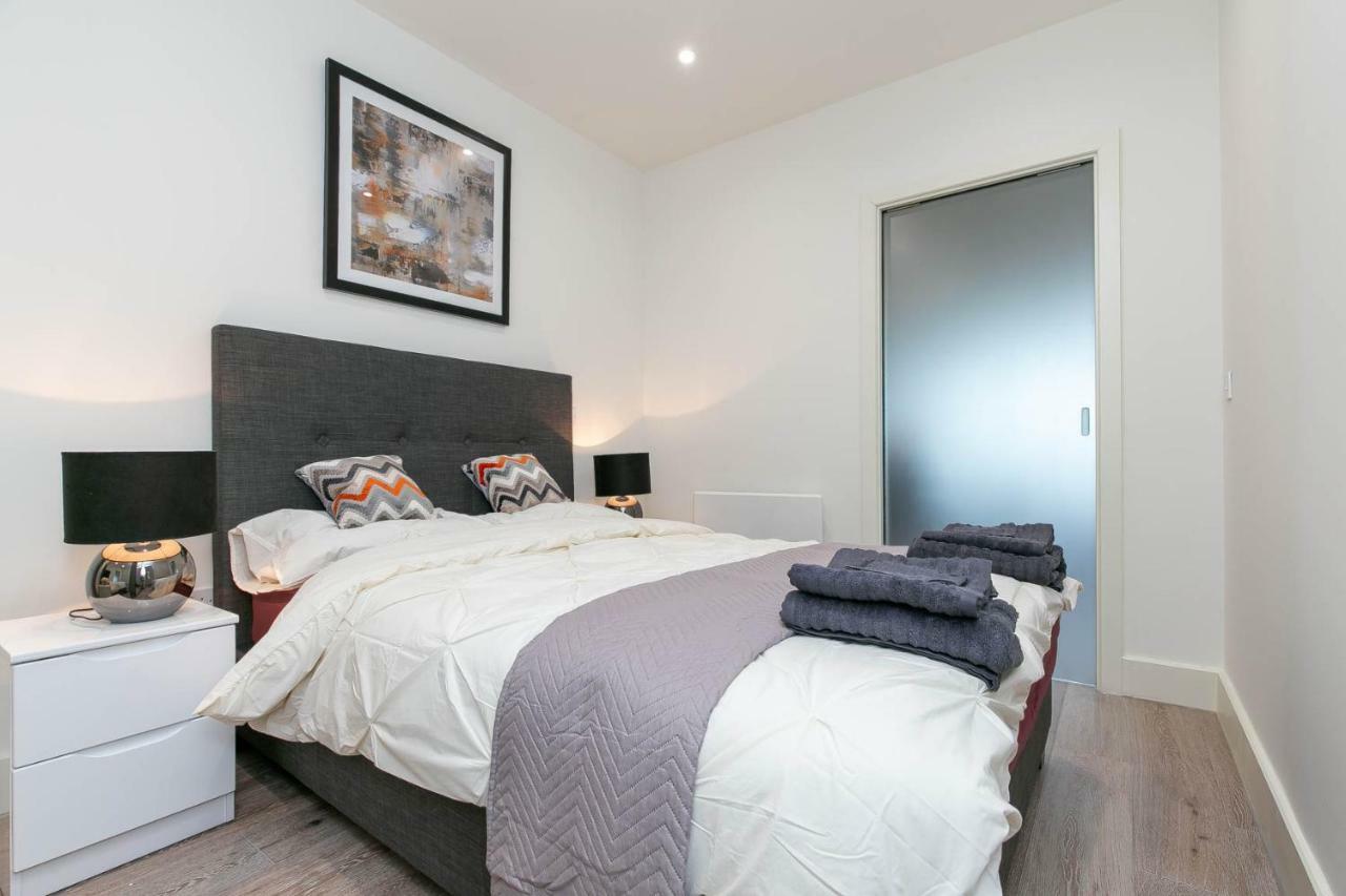 Deluxe Apartments By Heathrow Harmondsworth Екстериор снимка