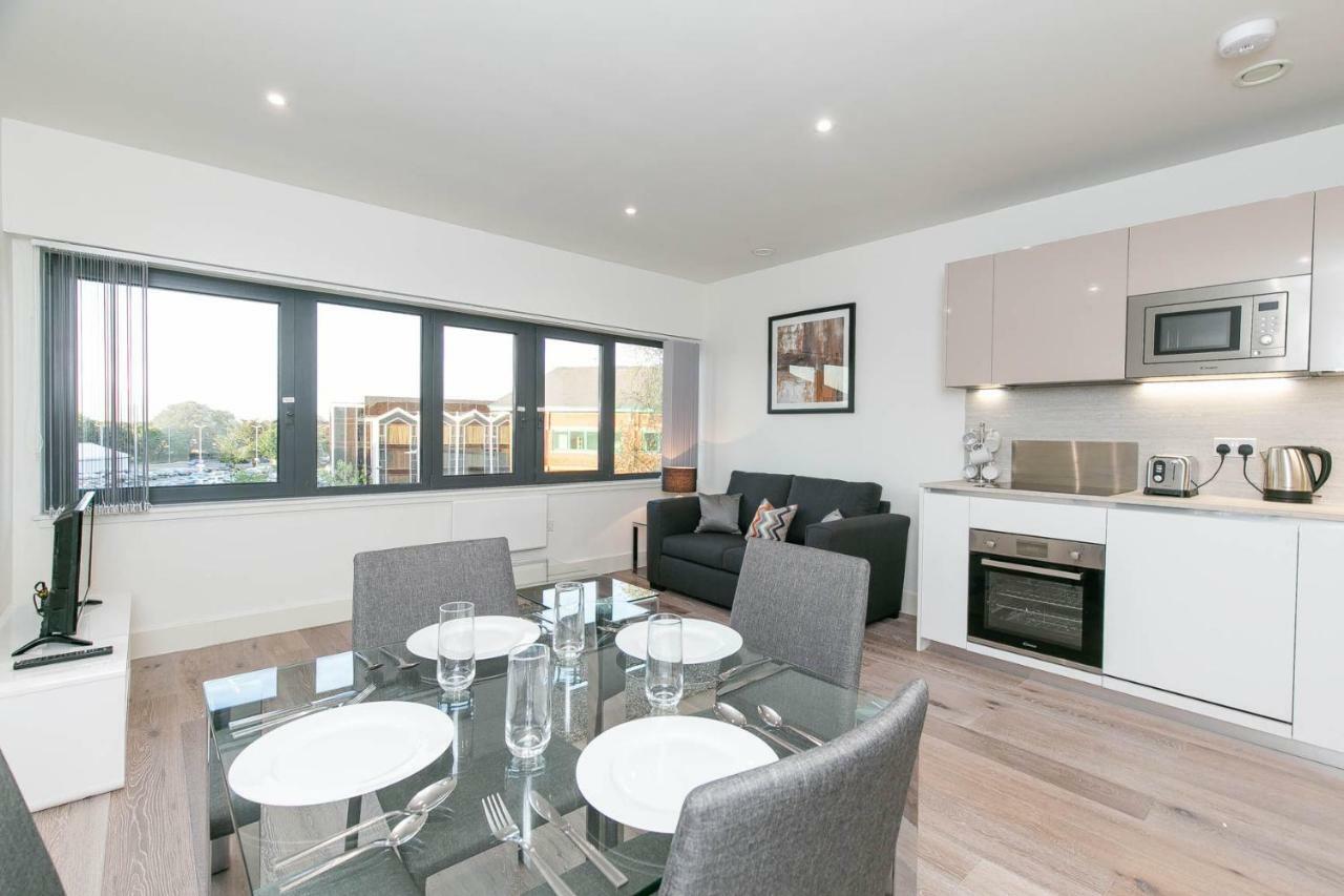 Deluxe Apartments By Heathrow Harmondsworth Екстериор снимка