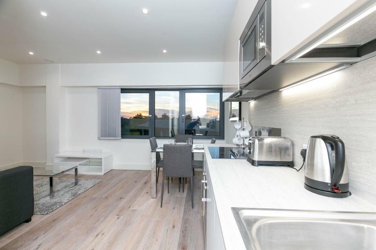 Deluxe Apartments By Heathrow Harmondsworth Екстериор снимка