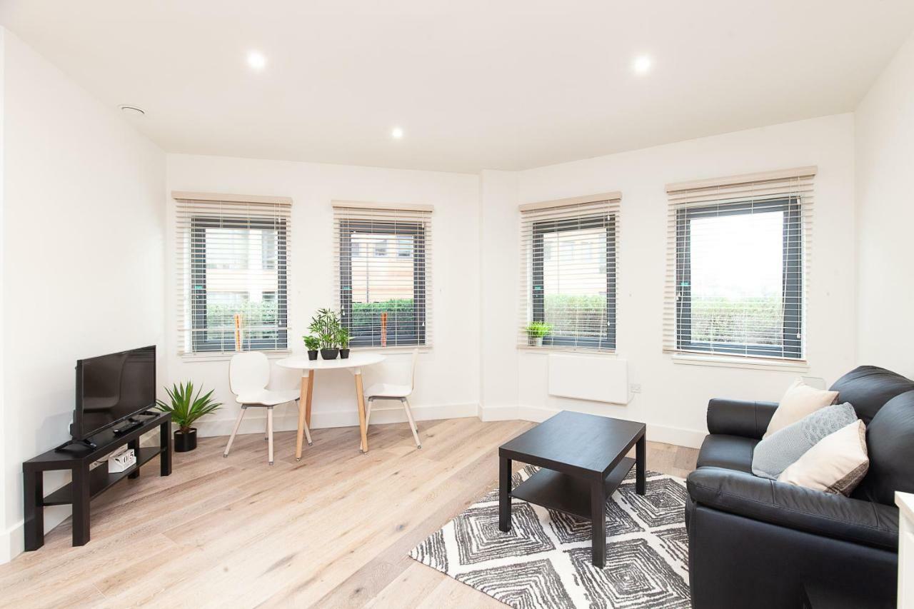 Deluxe Apartments By Heathrow Harmondsworth Екстериор снимка