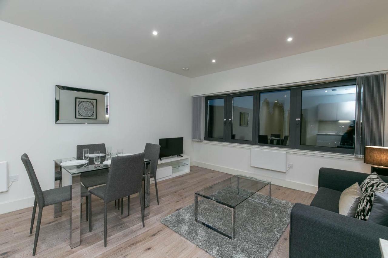 Deluxe Apartments By Heathrow Harmondsworth Екстериор снимка