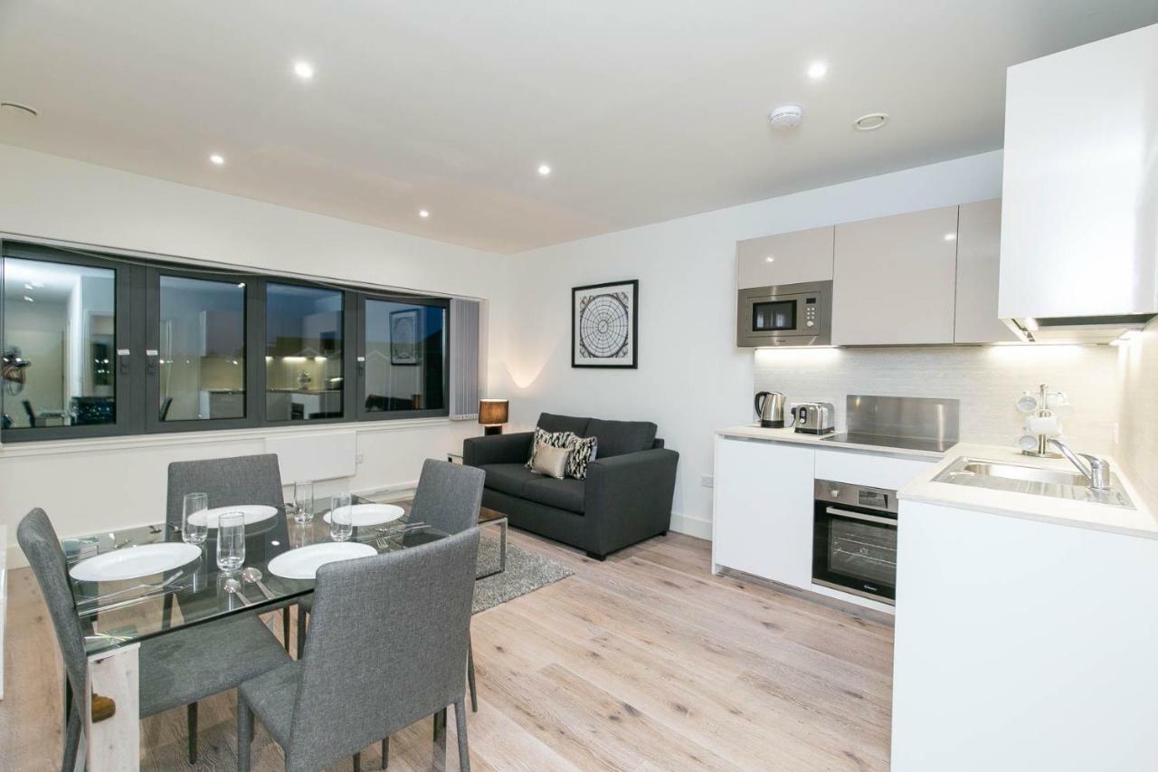 Deluxe Apartments By Heathrow Harmondsworth Екстериор снимка
