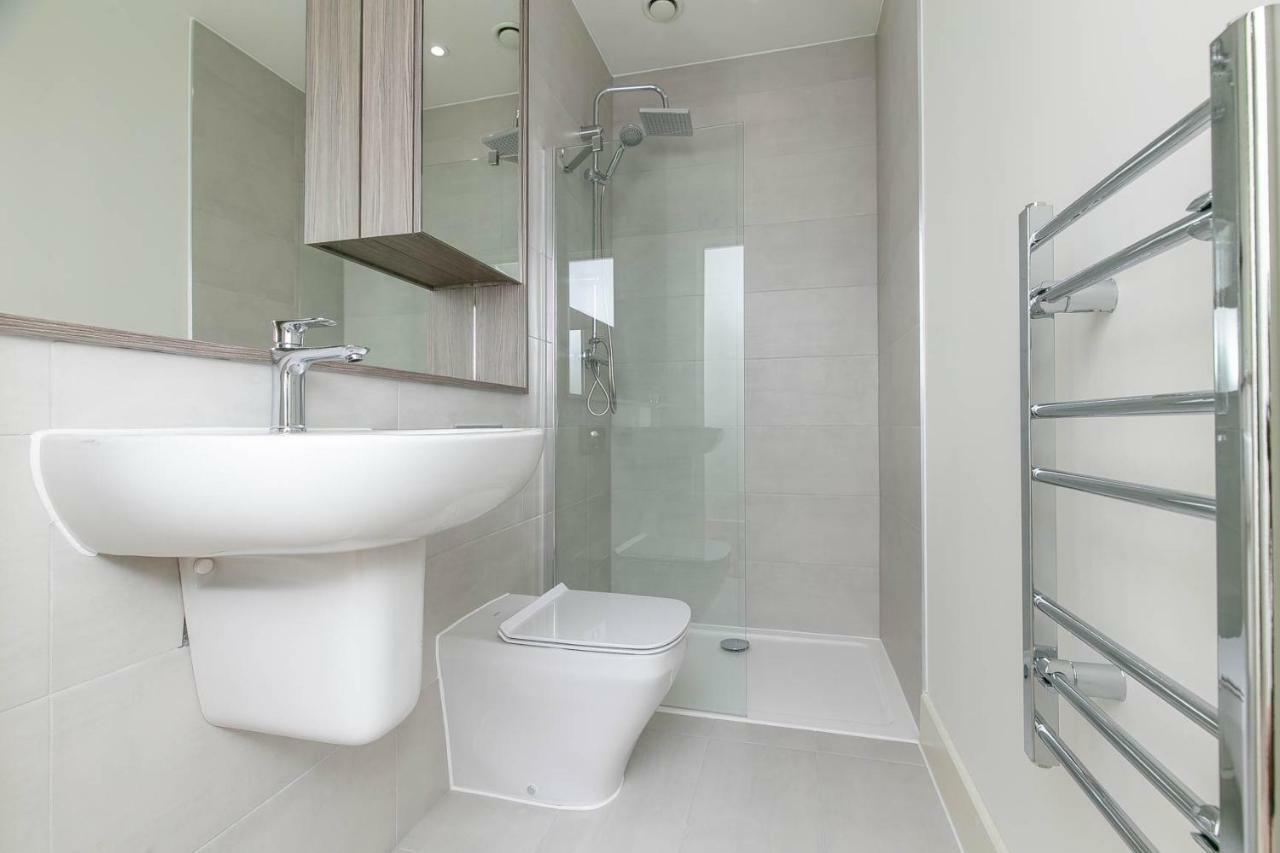 Deluxe Apartments By Heathrow Harmondsworth Екстериор снимка