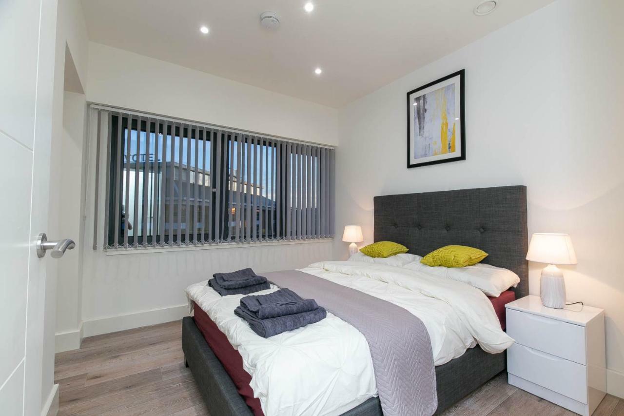 Deluxe Apartments By Heathrow Harmondsworth Екстериор снимка